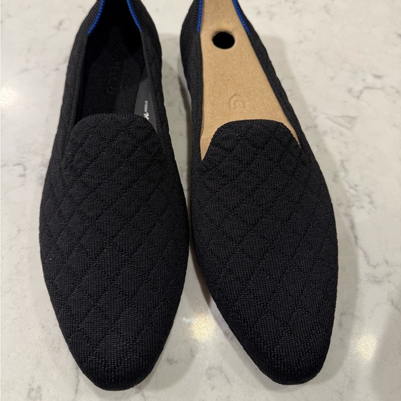 Rothy’s

The Almond Loafer in Quilted Black - Picture 2 of 8